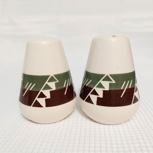 Native American Salt N Pepper Shaker Set Signed Red Feather Tribal